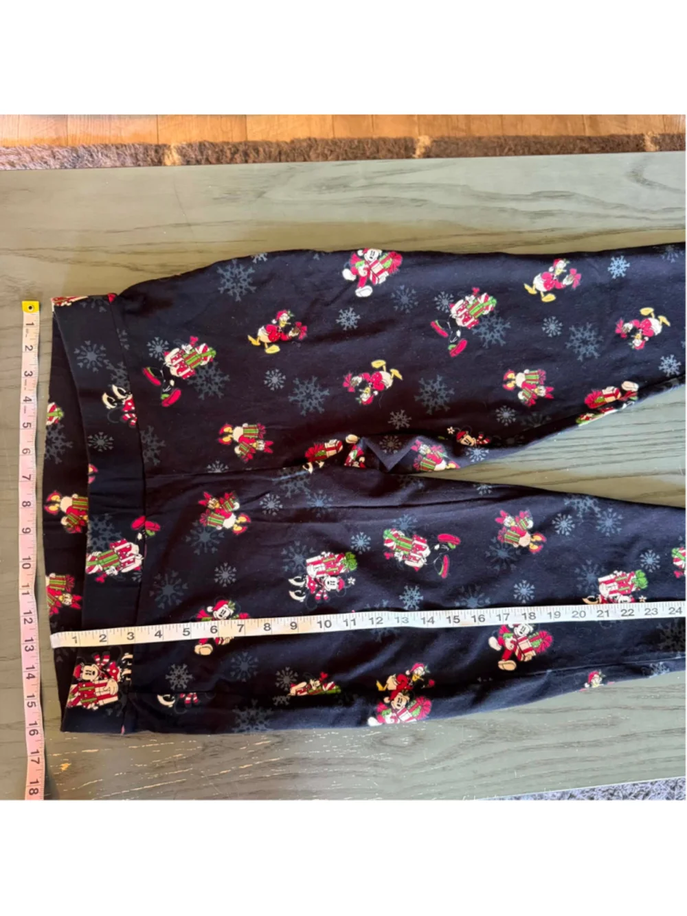 Women's Disney Christmas Leggings Size S Black Red Holiday Print